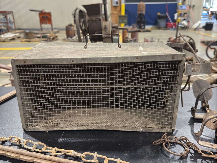 fence-and-trap.-three-traps-and-a-barb-wire-fence-stretcher.-image-4