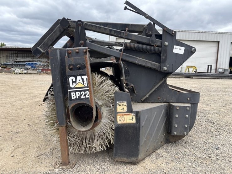 caterpillar-bp22-pickup-broom-image-8