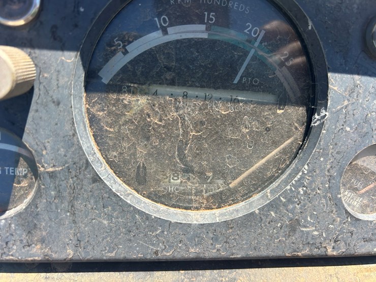 john-deere-3020-image-14