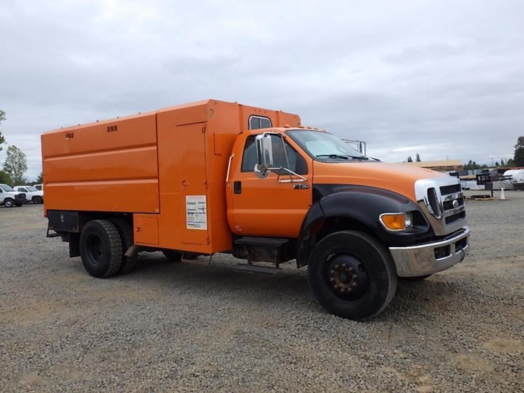 2013-ford-f750-image-2