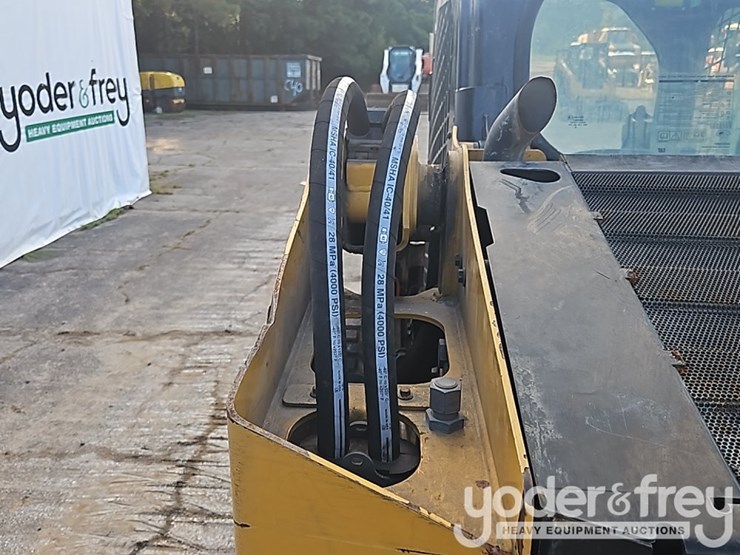 2022-caterpillar-246d3-image-28