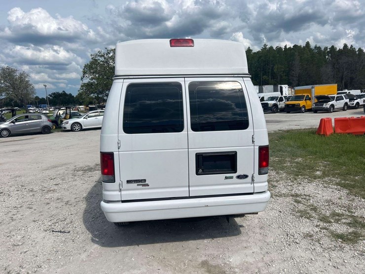 2012-ford-e150-image-21