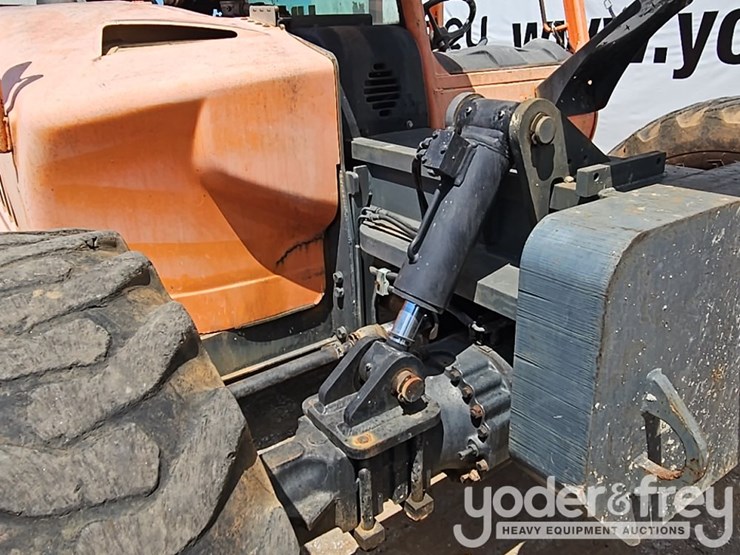 2012-jlg-g9-43a-image-18