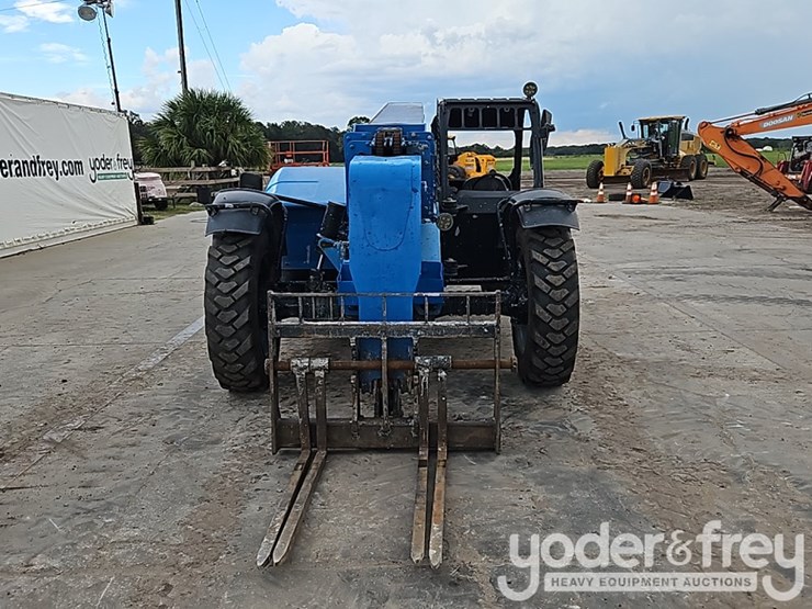 2019-genie-gth844-image-12