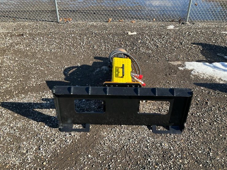 #1368-•-unused-future-skid-steer-post-driver-image-2