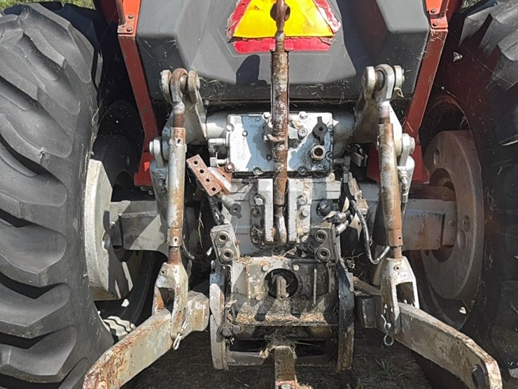 massey-ferguson-2705-image-12