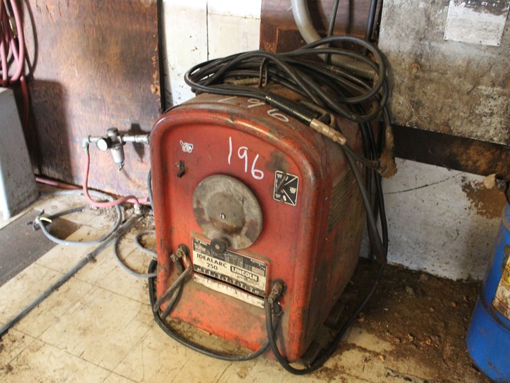 lincoln-idealarc-250-welder-w/-leads-image-1