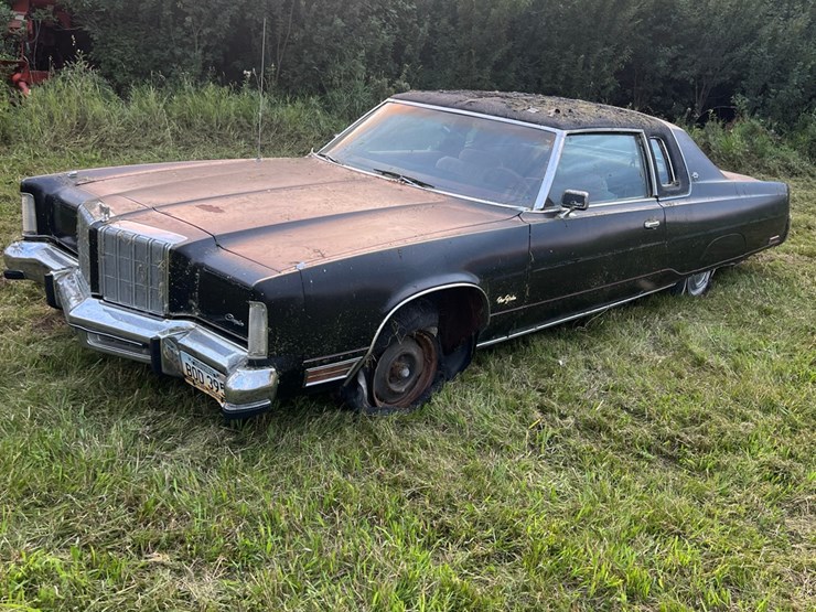 1978-chrysler-new-yorker-2-door-car,-engine-disassembled,-glass-is-good,-leaf-springs-image-1