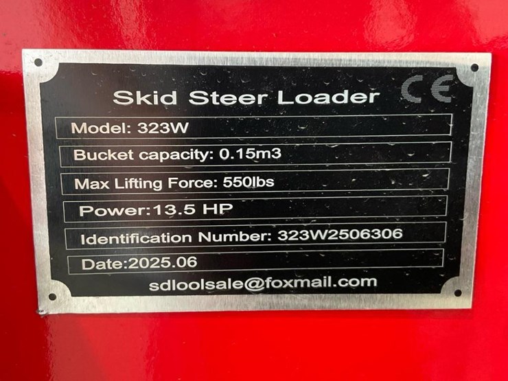 #1016-•-unused-future-ft323w-mini-skid-steer-image-9
