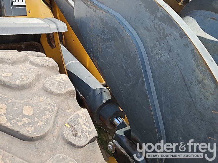 2019-deere-544l-image-12