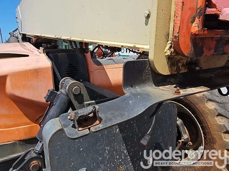 2012-jlg-g9-43a-image-16