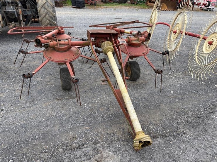 new-holland-163-image-1