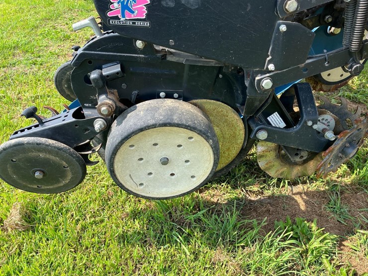 kinze-3000-image-1