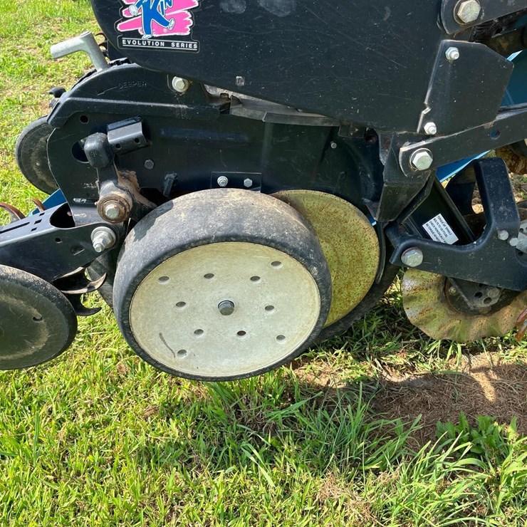 KINZE 3000