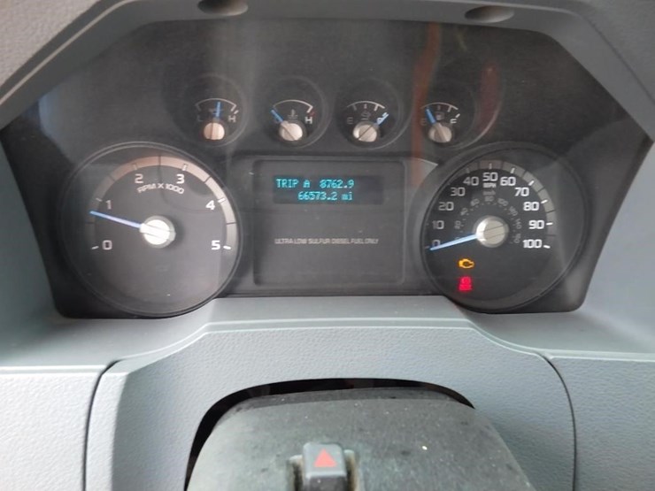 2013-ford-f750-image-28