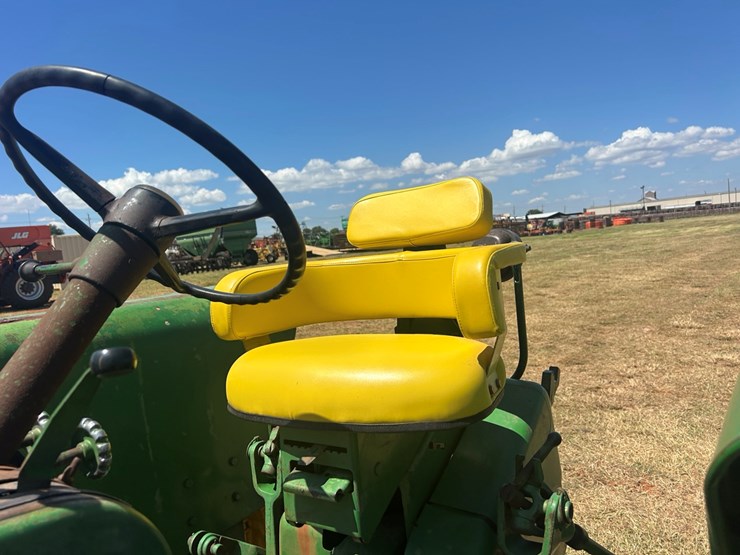 john-deere-3020-image-9