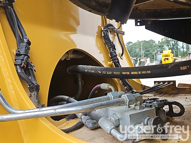 2015-caterpillar-926m-image-43