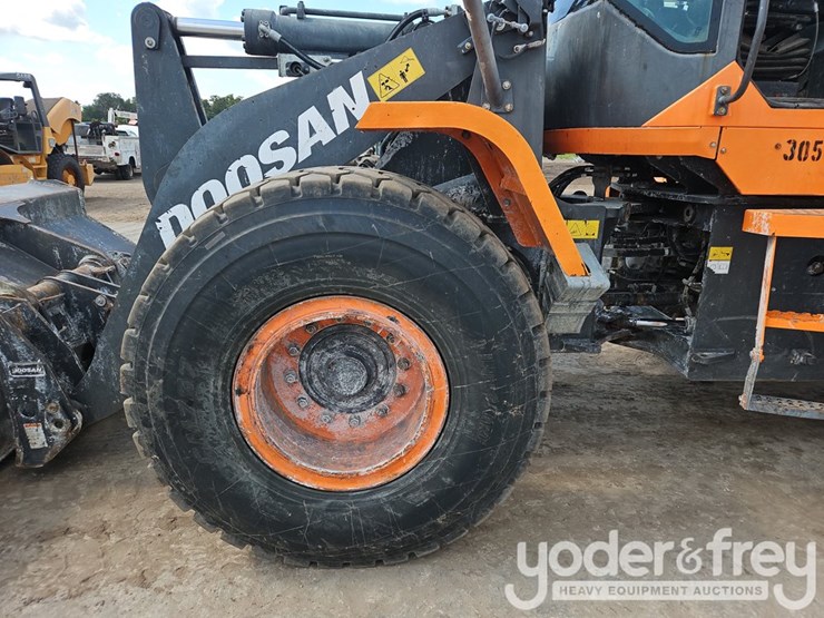 2019-doosan-dl250-5-image-17