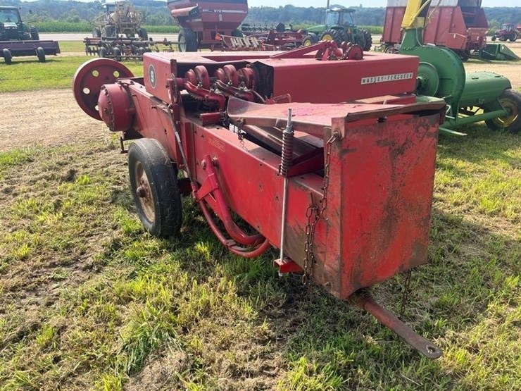 massey-ferguson-9-image-3