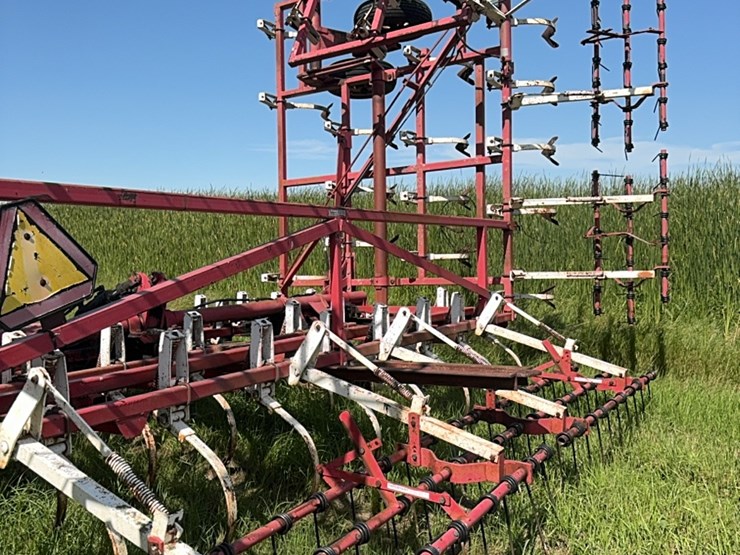 45’-wil-rich-field-cultivator-with-complete-walking-tandems-and-harrows-image-13