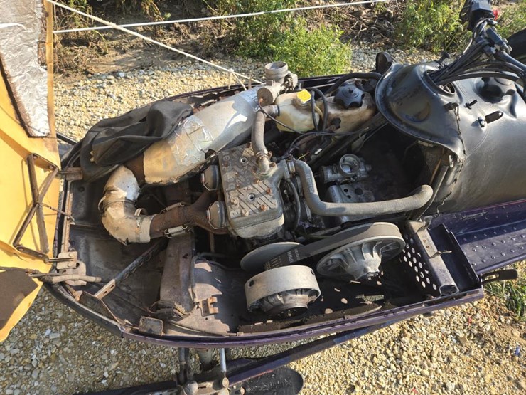 #3877-•-ski-doo-583-snowmobile---for-parts-only-image-5