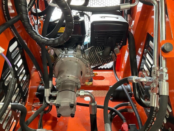 #1013-•-unused-future-ft36c-mini-skid-steer-image-27