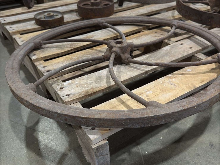 salvaged-cast-iron-wheels-of-varying-sizes-image-4