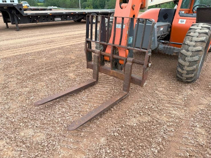 2004-jlg-g6-42a-image-30