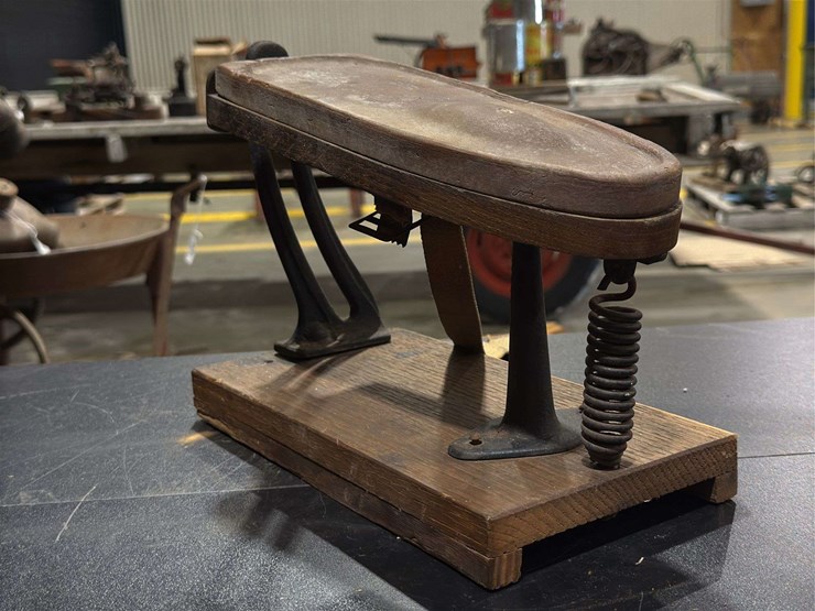 antique-laundry-tools-image-15