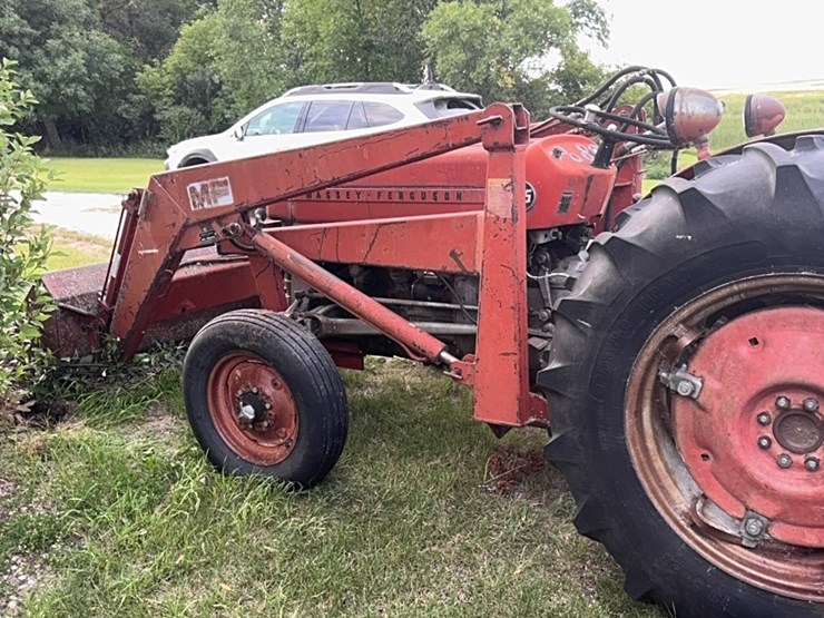 massey-ferguson-135-image-11