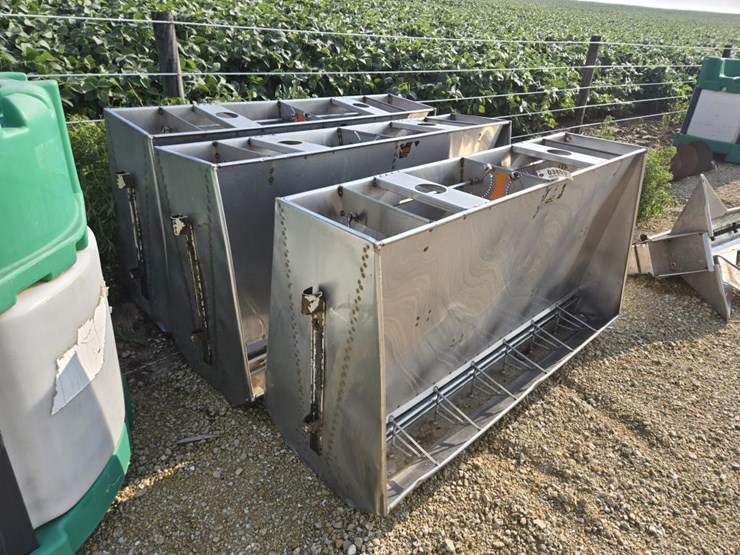 #3853-•-(3)-smidley-stainless-steel-feeders-image-5