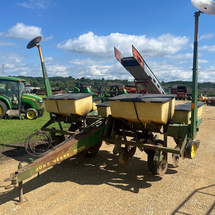 JOHN DEERE 7000