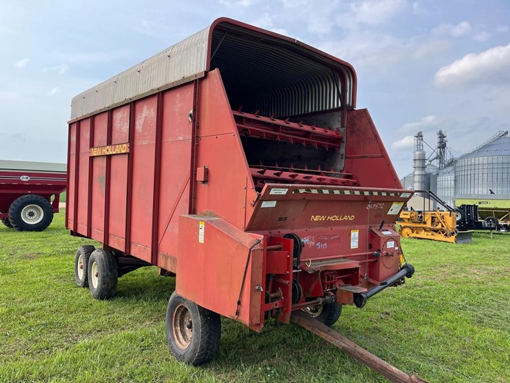new-holland-816-image-1