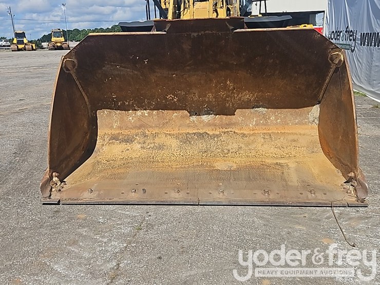 2021-caterpillar-962m-image-13