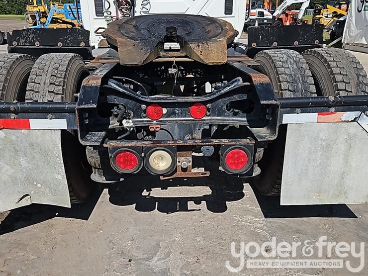 2006-international-durastar-4300-image-13