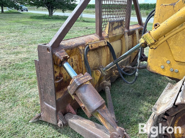 caterpillar-d6c-image-12