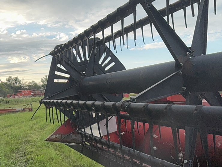 24’-massey-ferguson-soybean-header-image-13