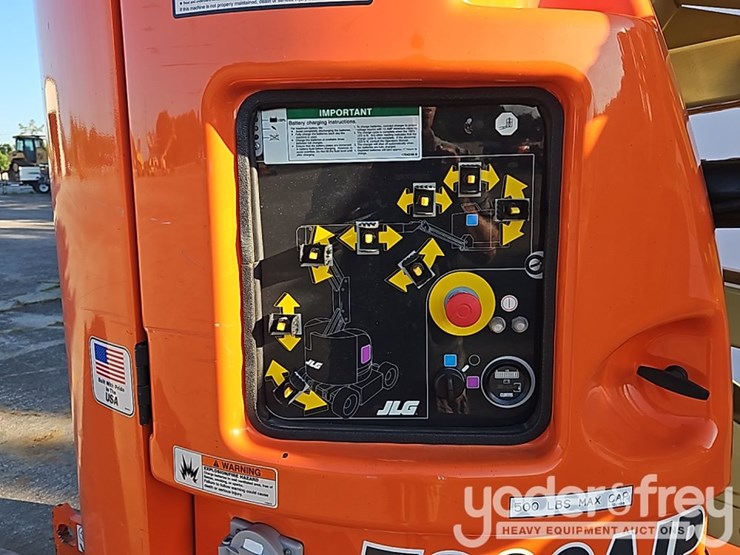 2004-jlg-e300ajp-image-20