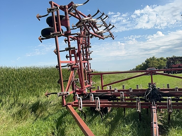 45’-wil-rich-field-cultivator-with-complete-walking-tandems-and-harrows-image-5