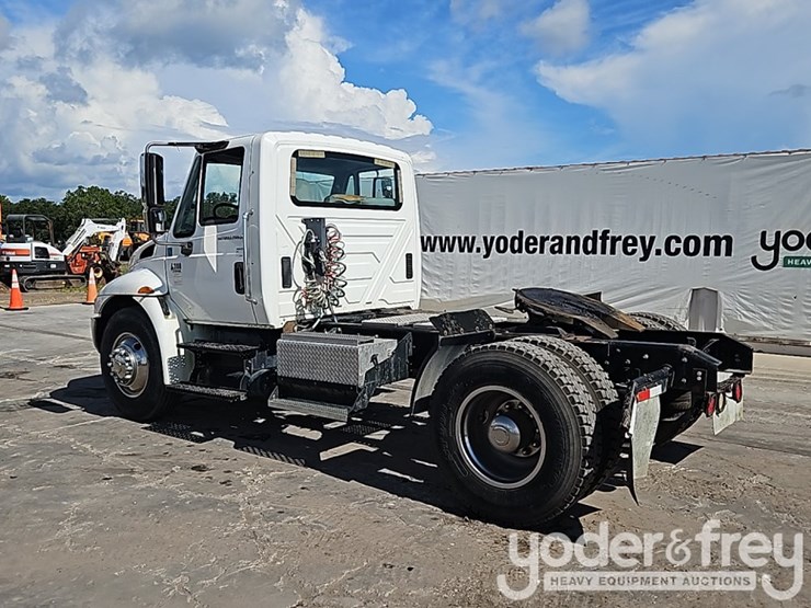 2006-international-durastar-4300-image-3