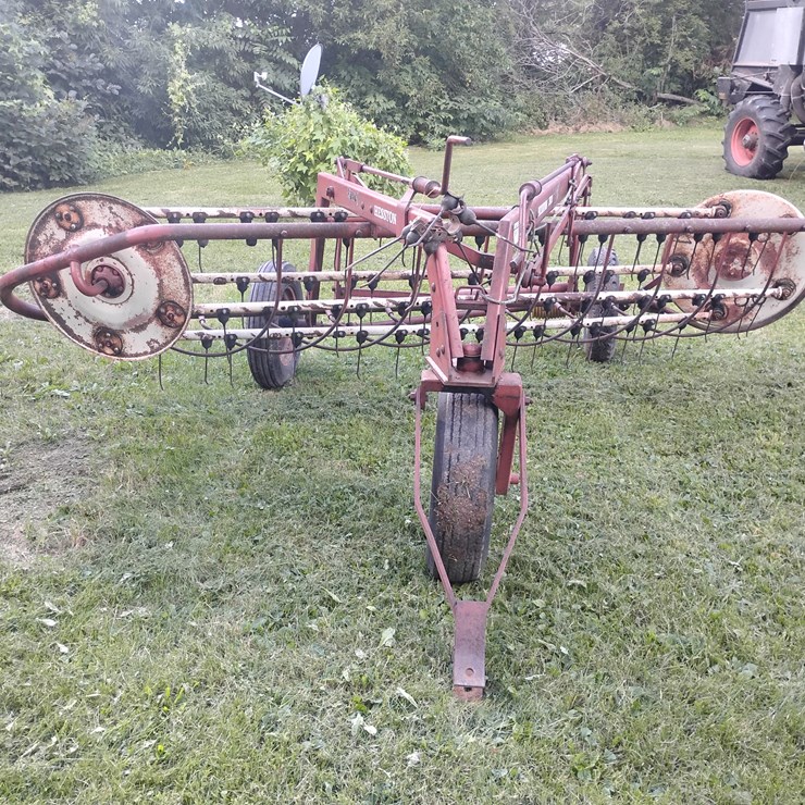 HESSTON 3900