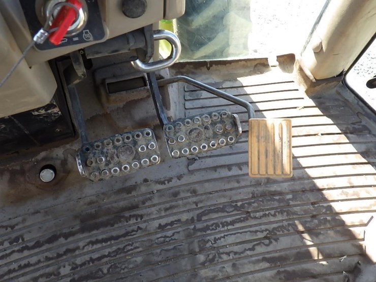 john-deere-6415-image-31