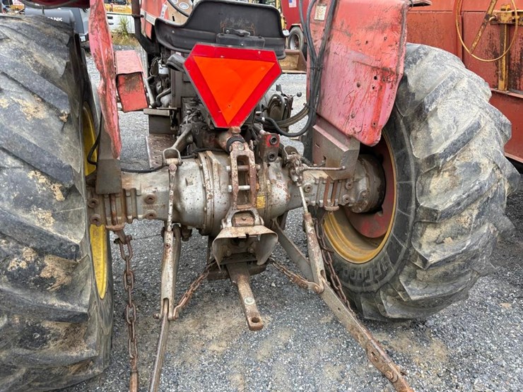 massey-ferguson-165-image-11
