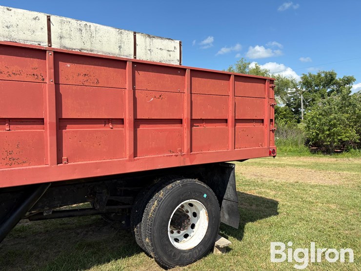 1990-ford-cargo-image-12
