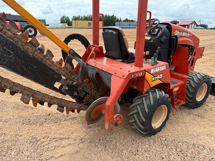 2017-ditch-witch-rt45-image-19