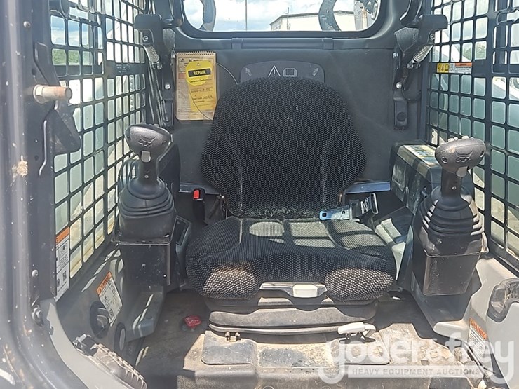 2023-bobcat-t870-image-25