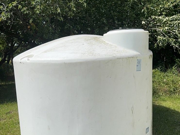 1550-gallon-water-tank-image-2