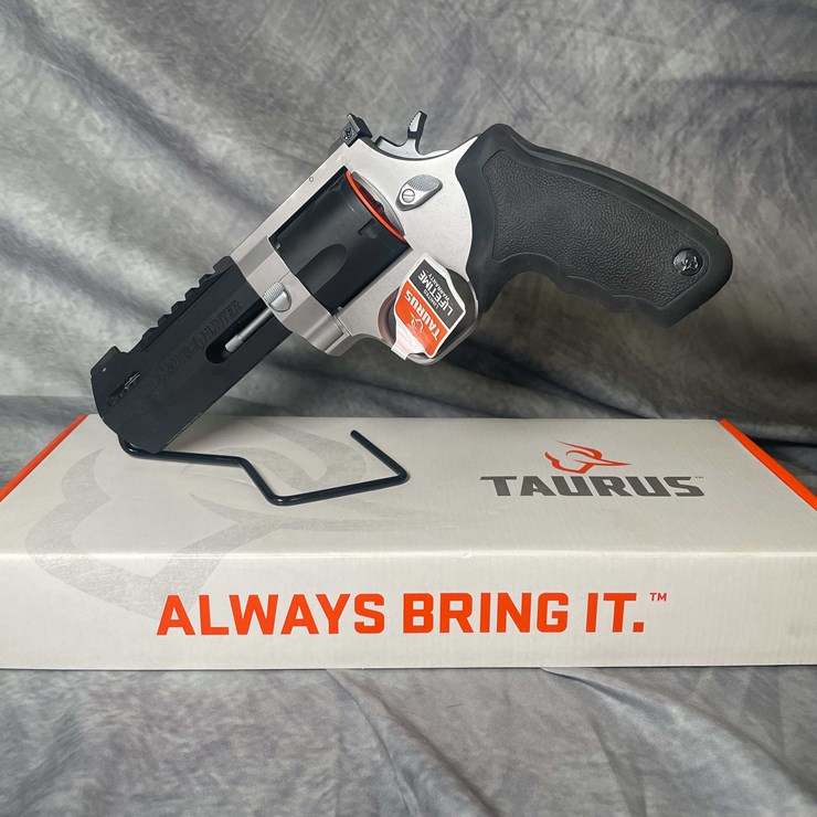 #4526 • Taurus Raging Hunter 454 Casull Revolver, SN: AGC081045