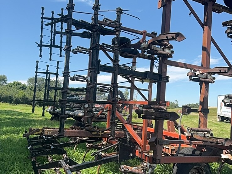 37’-wil-rich-chisel-plow-w/-complete-walking-tandems-and-3-bar-summers-harrow-￼-image-20