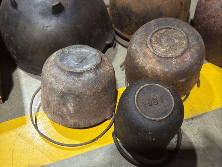 large-group-of-cast-iron-pots-image-6